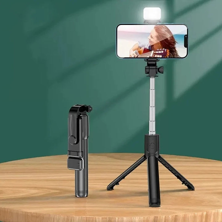 Adjustable Fill Light Tripod