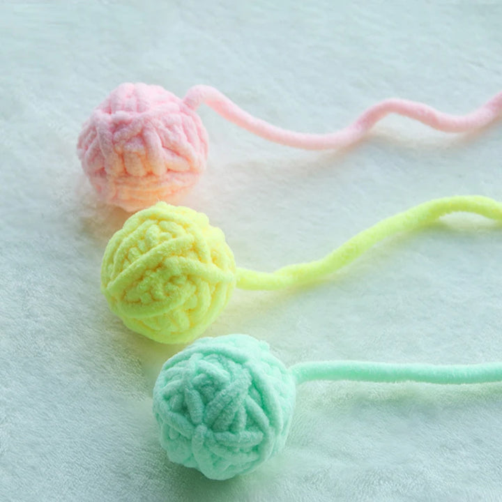 Cat Supplies: Yarn Balls with Bell Sound
