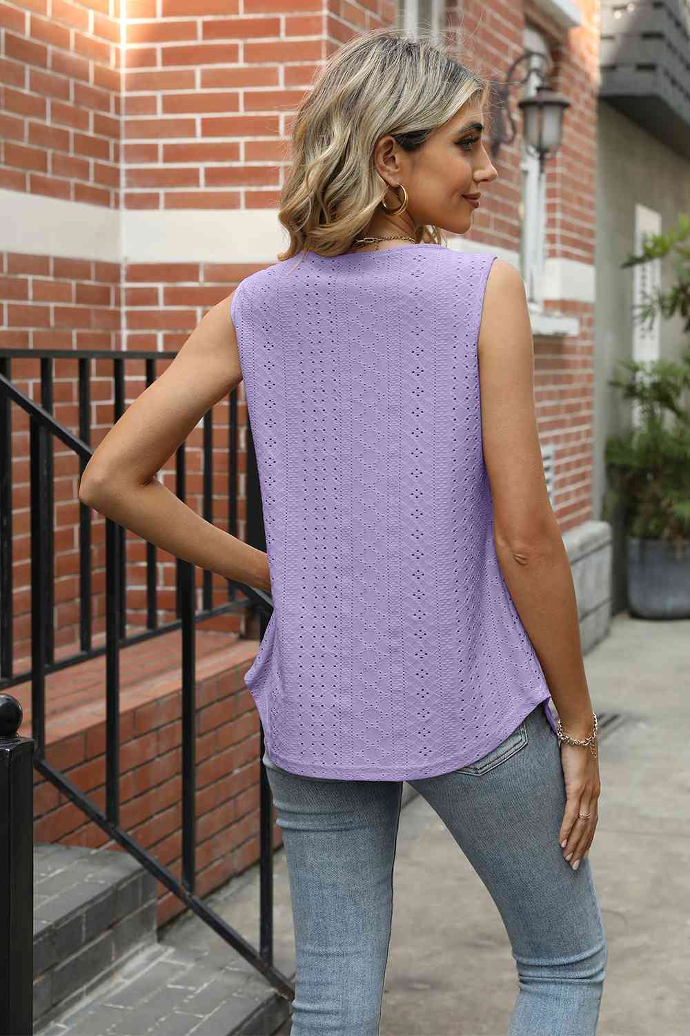 Chic Eyelet Square Neck Tank
