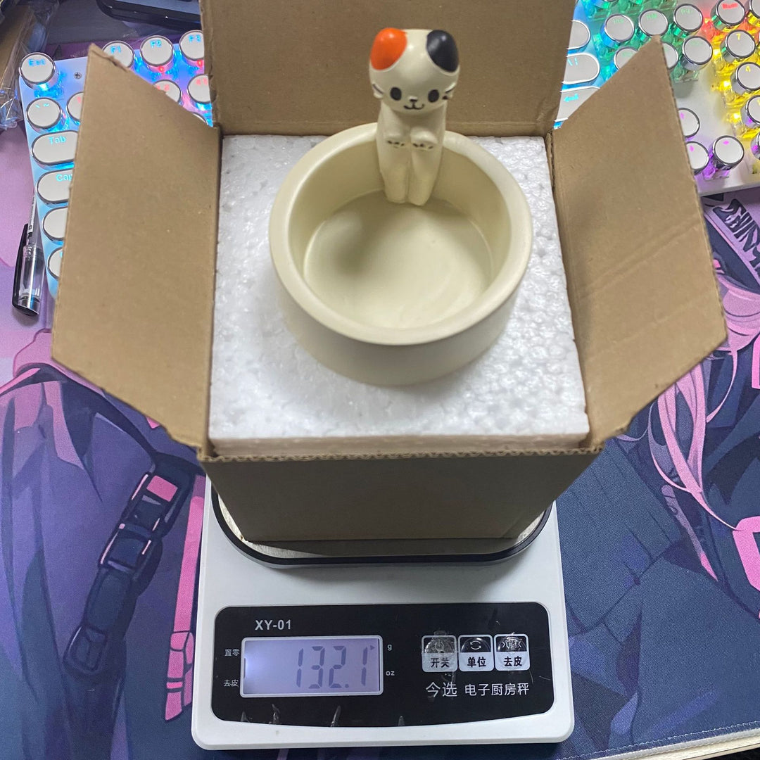 Cute cartoon kitten holder