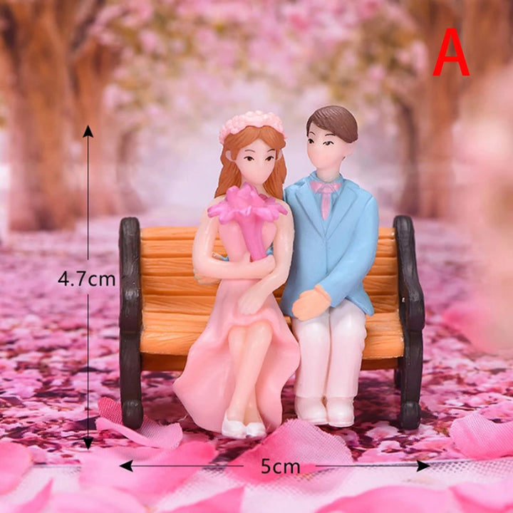 Decorative miniature couple set