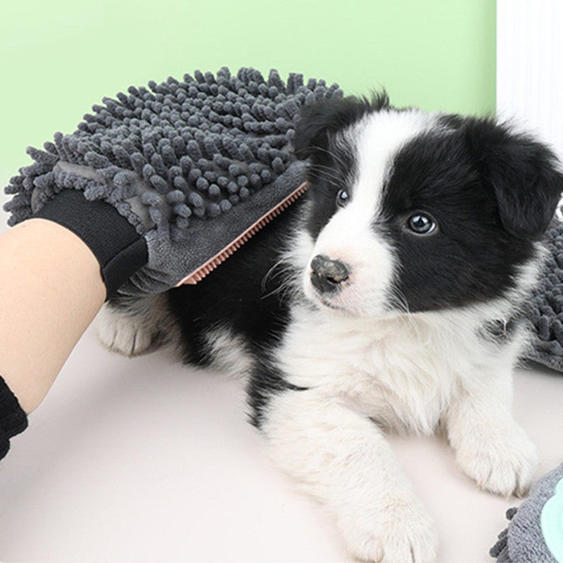 Dog grooming glove for brushing massaging
