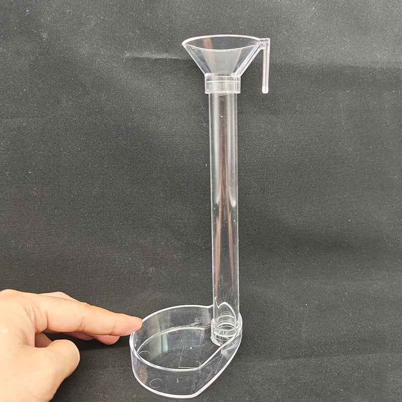 Durable acrylic fish feeder for aquariums