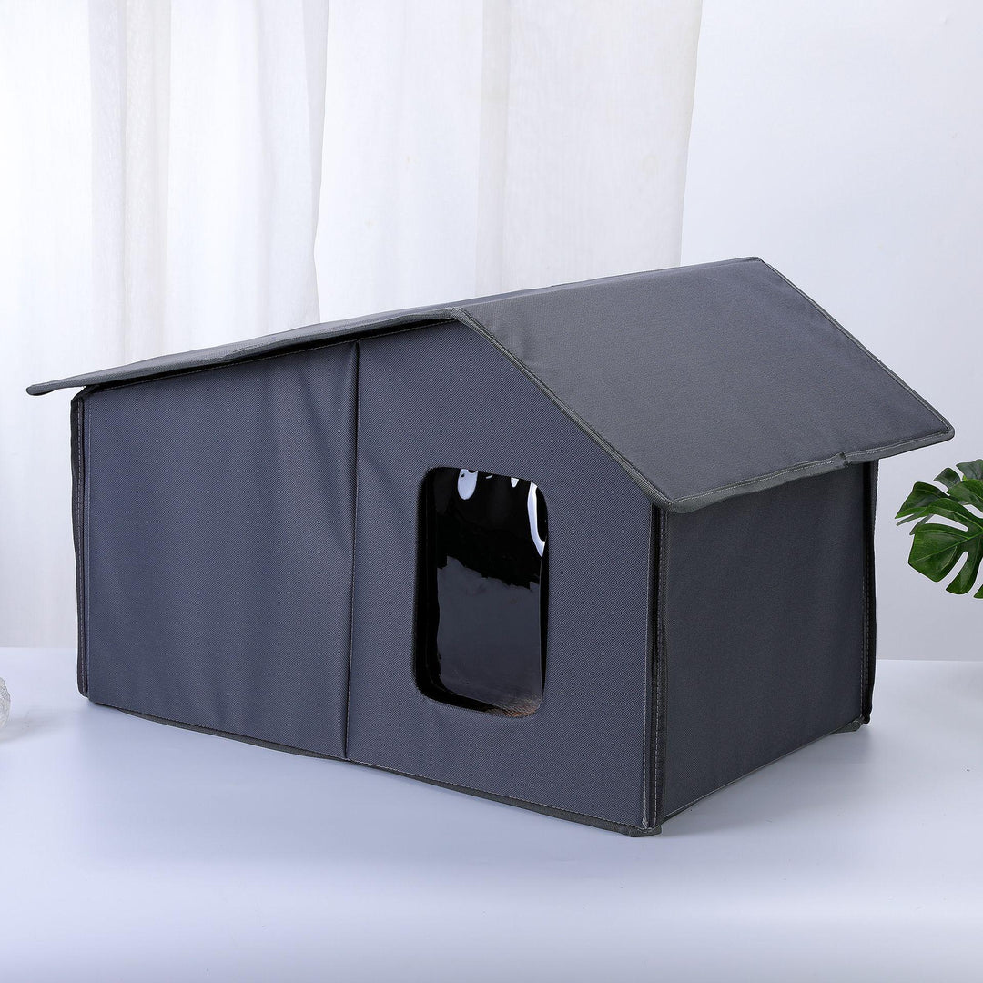 Easy-to-clean outdoor pet house