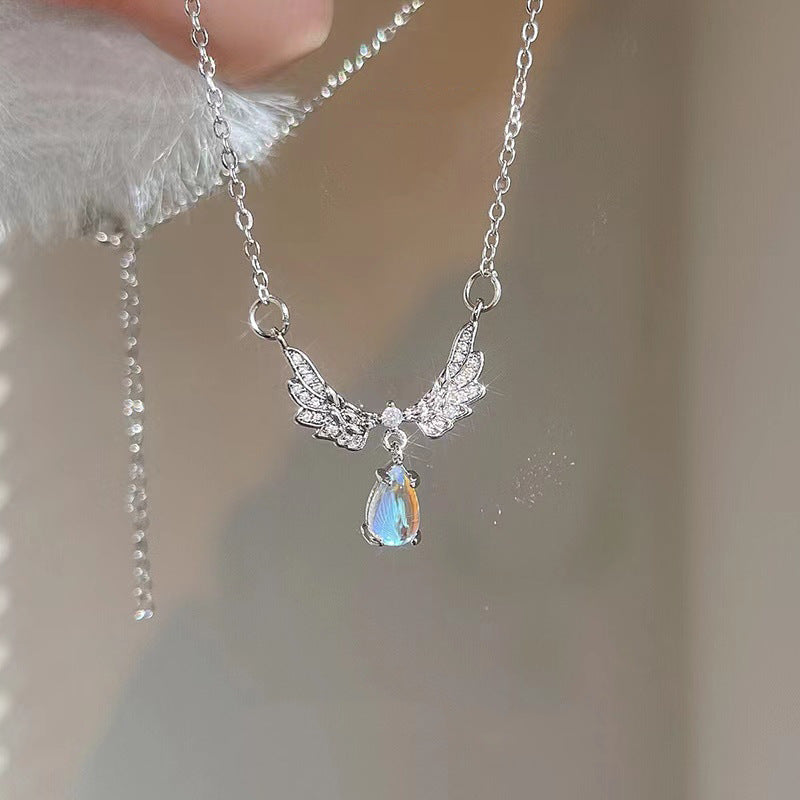 Fashion jewelry heart wings necklace