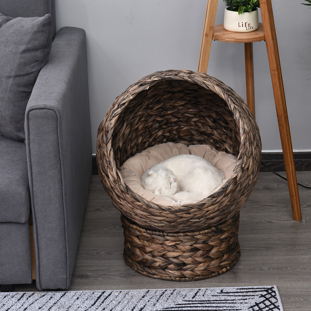 Handmade wicker cat lounging bed for pets