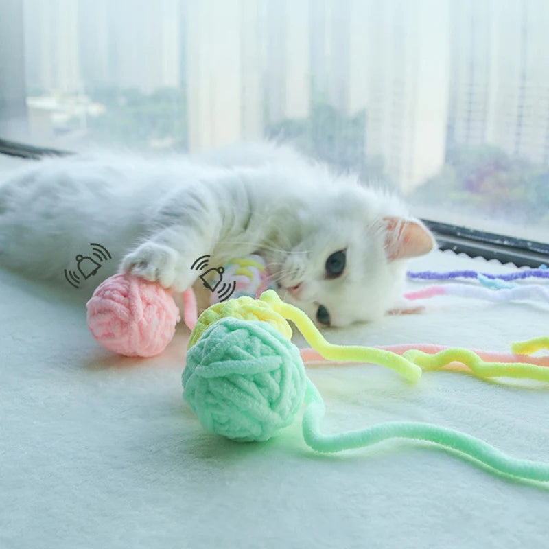 MADDEN Funny Cat Toys with Yarn Balls
