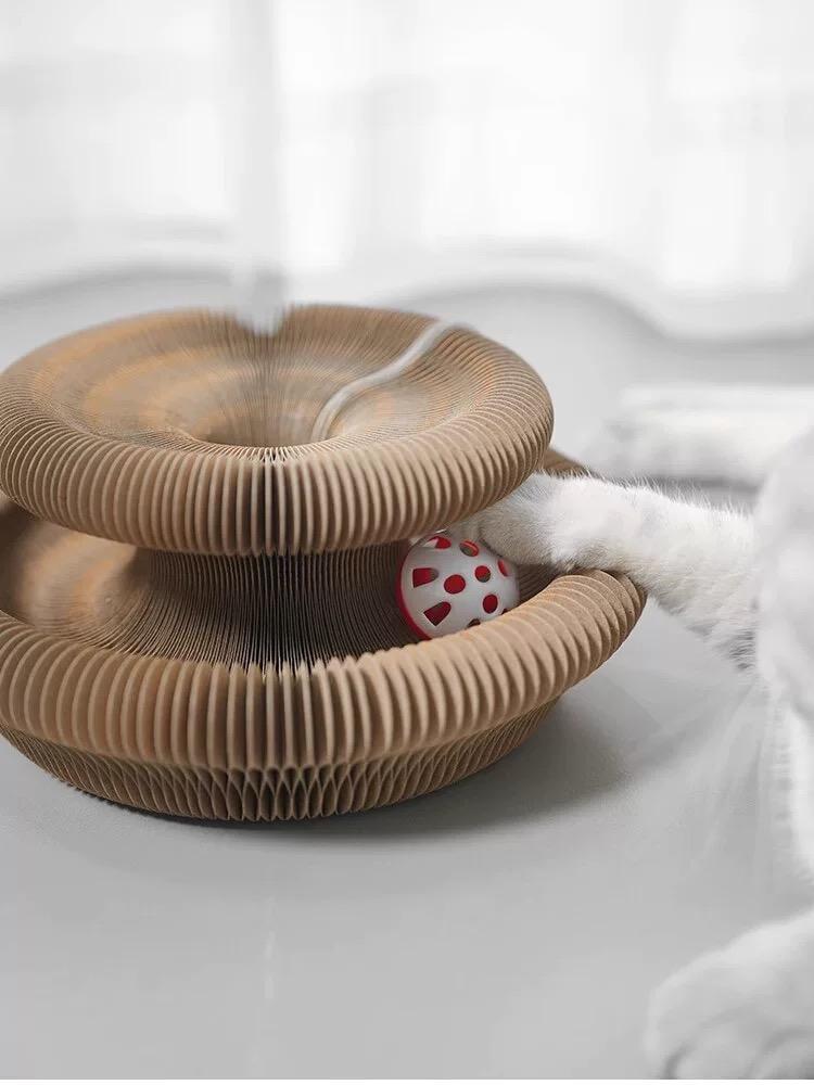 Metal cage with removable bottom tray