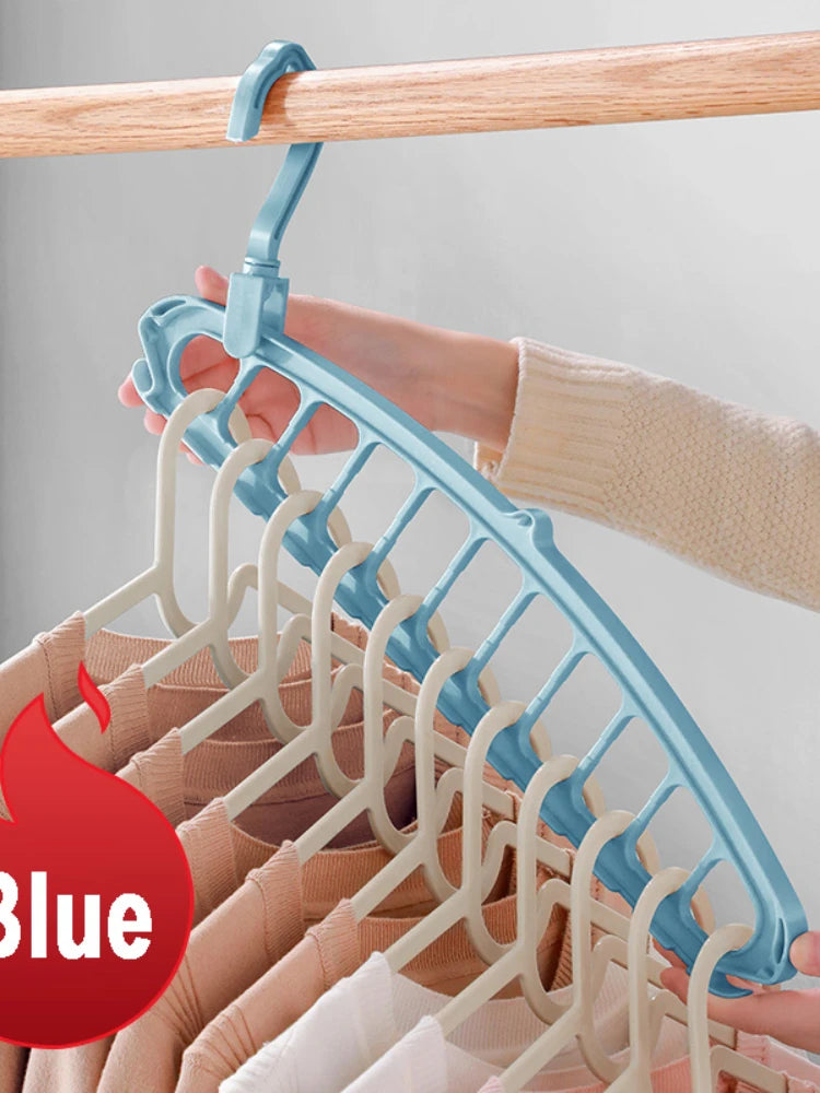 New Clothes Rack with Multi-Port Design