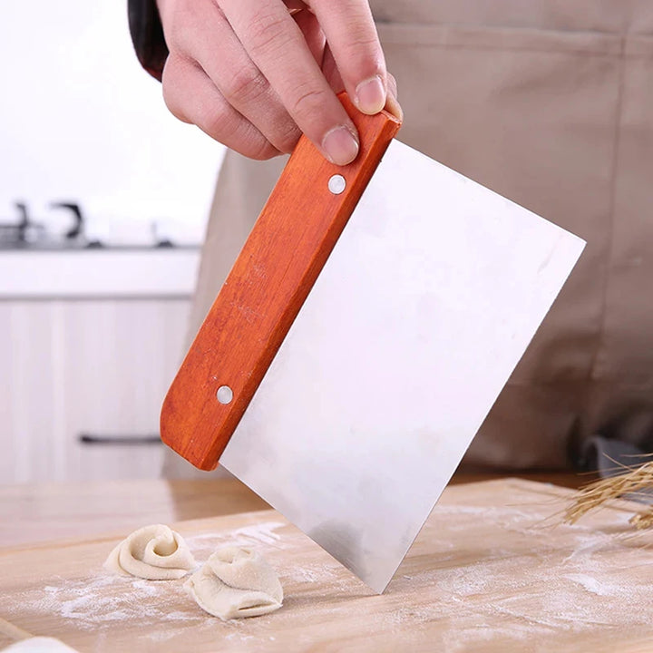 Noodle cutter for kitchen use