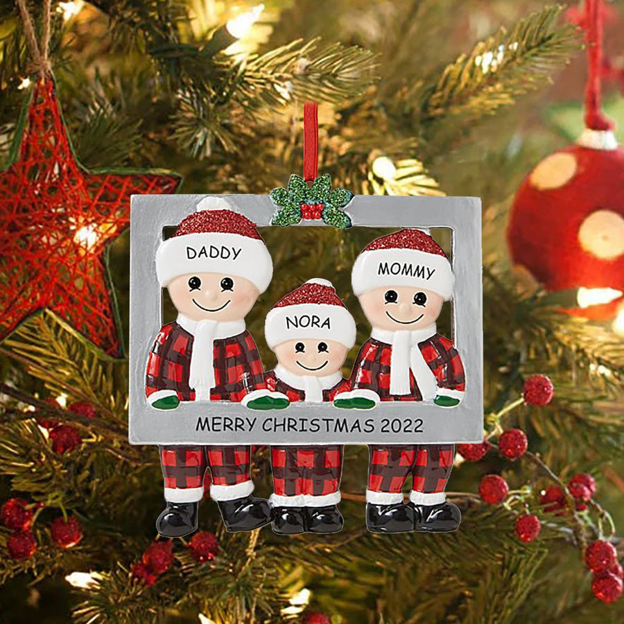 Personalized family pendant for Christmas tree