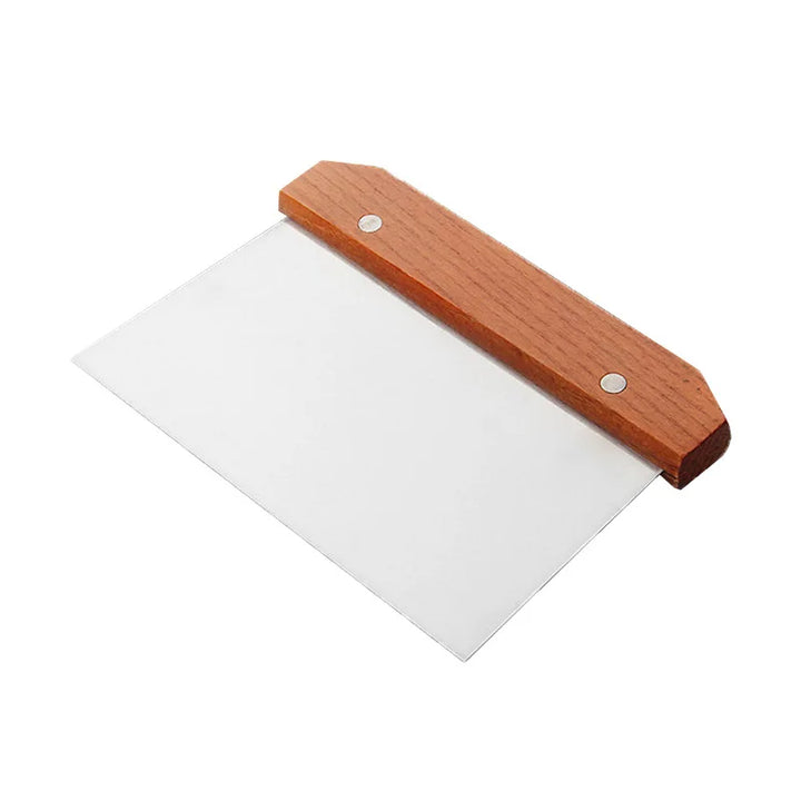 Precise noodle knife for baking