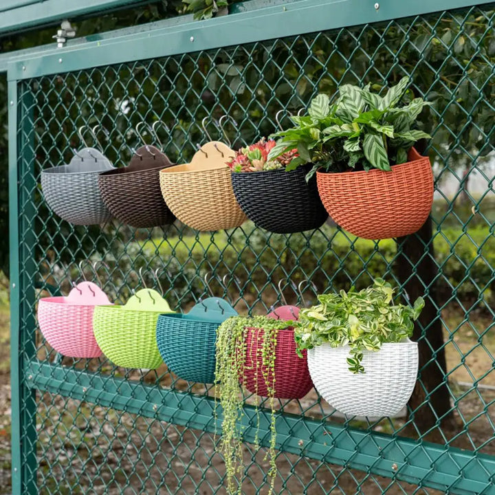 Exquisite Wall-mounted Flower Pot Plastic Hanging Basket for Outdoor Garden Balcony Planter Home Decor