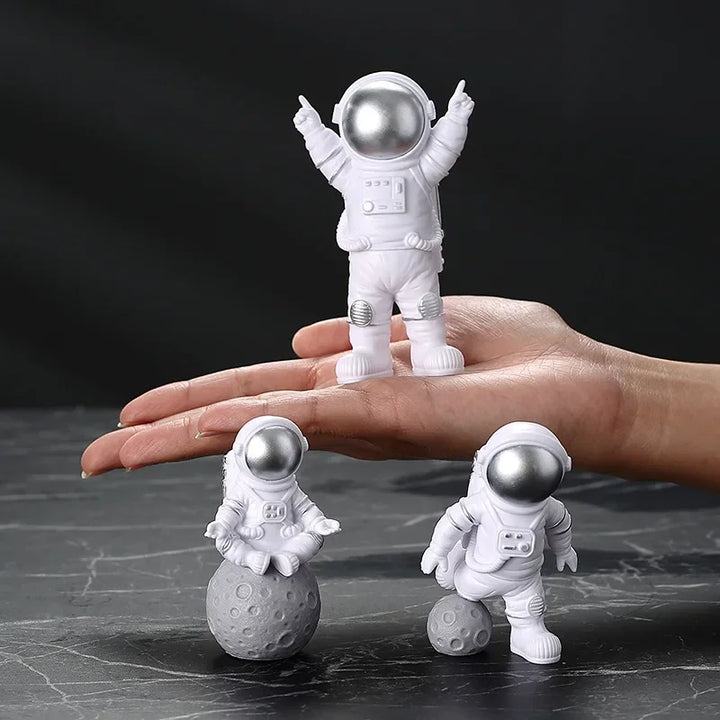 Astronaut Figure Statue 1 Set Spaceman Sculpture Educational Toy Home Decor