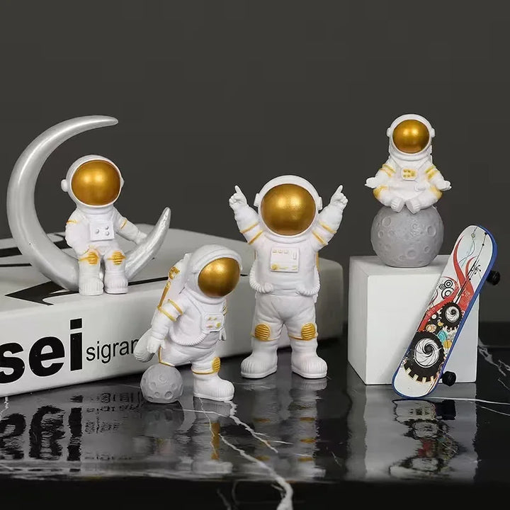 Astronaut Figure Statue 1 Set Spaceman Sculpture Educational Toy Home Decor