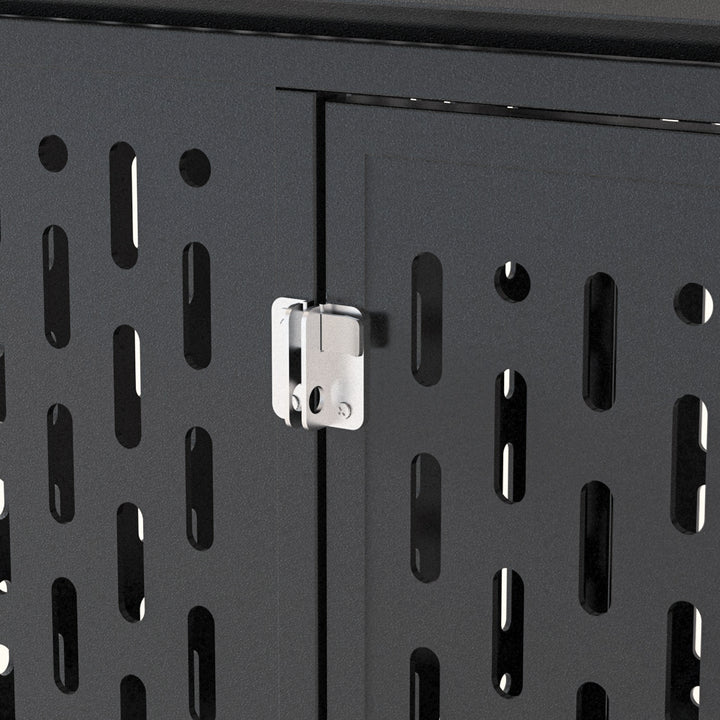 Secure dog crate for medium dogs