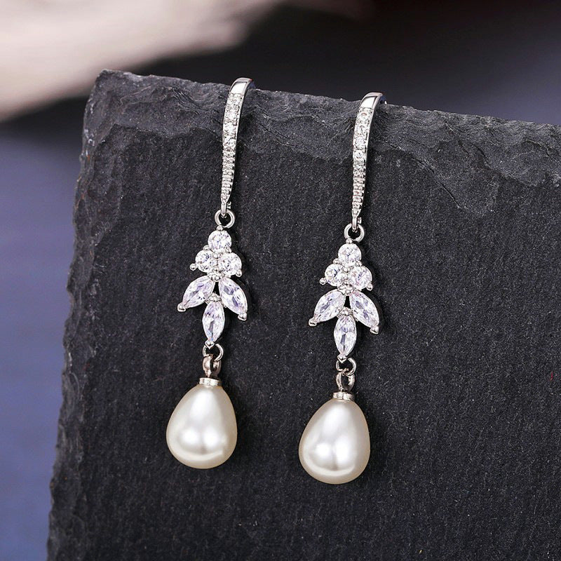 Slimming Dangle Pearl Earrings