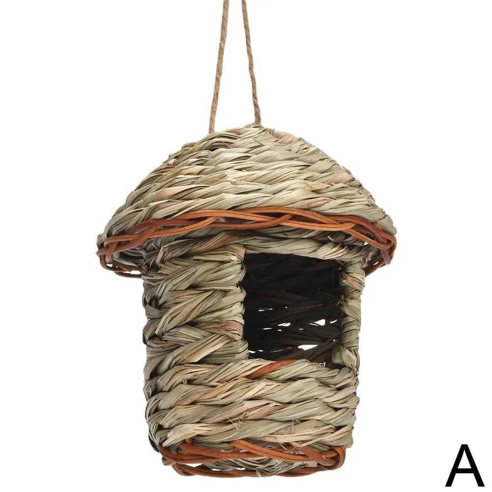 Small Bird Cozy Straw Nest