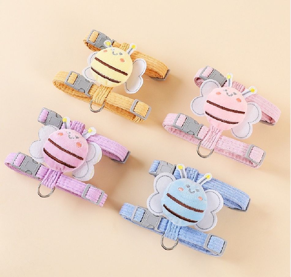 Small cat harness with wings