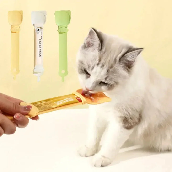 Soft Squeeze Spoon for Cat Feeding
