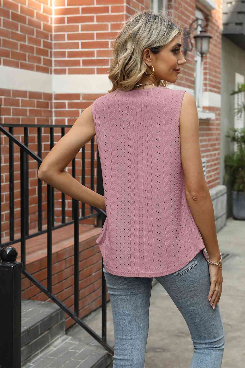 Versatile Square Neck Sleeveless Blouse
