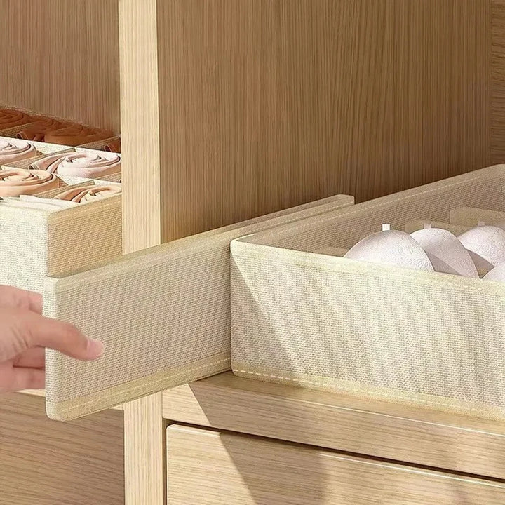 Wardrobe clothes organizer separator